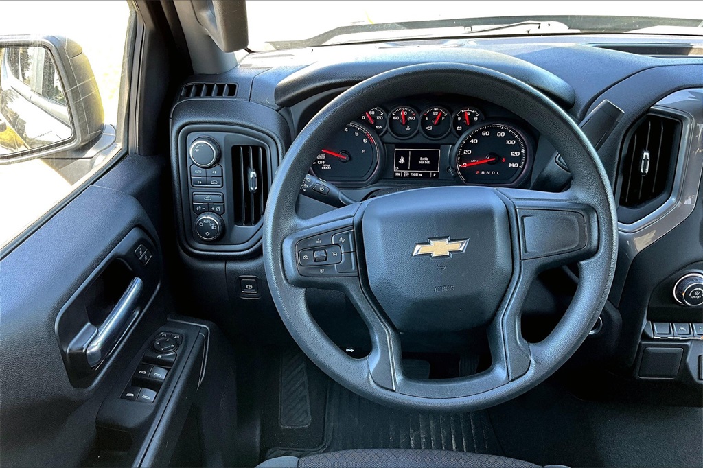 2022 Chevrolet Silverado 1500 Custom photo 9