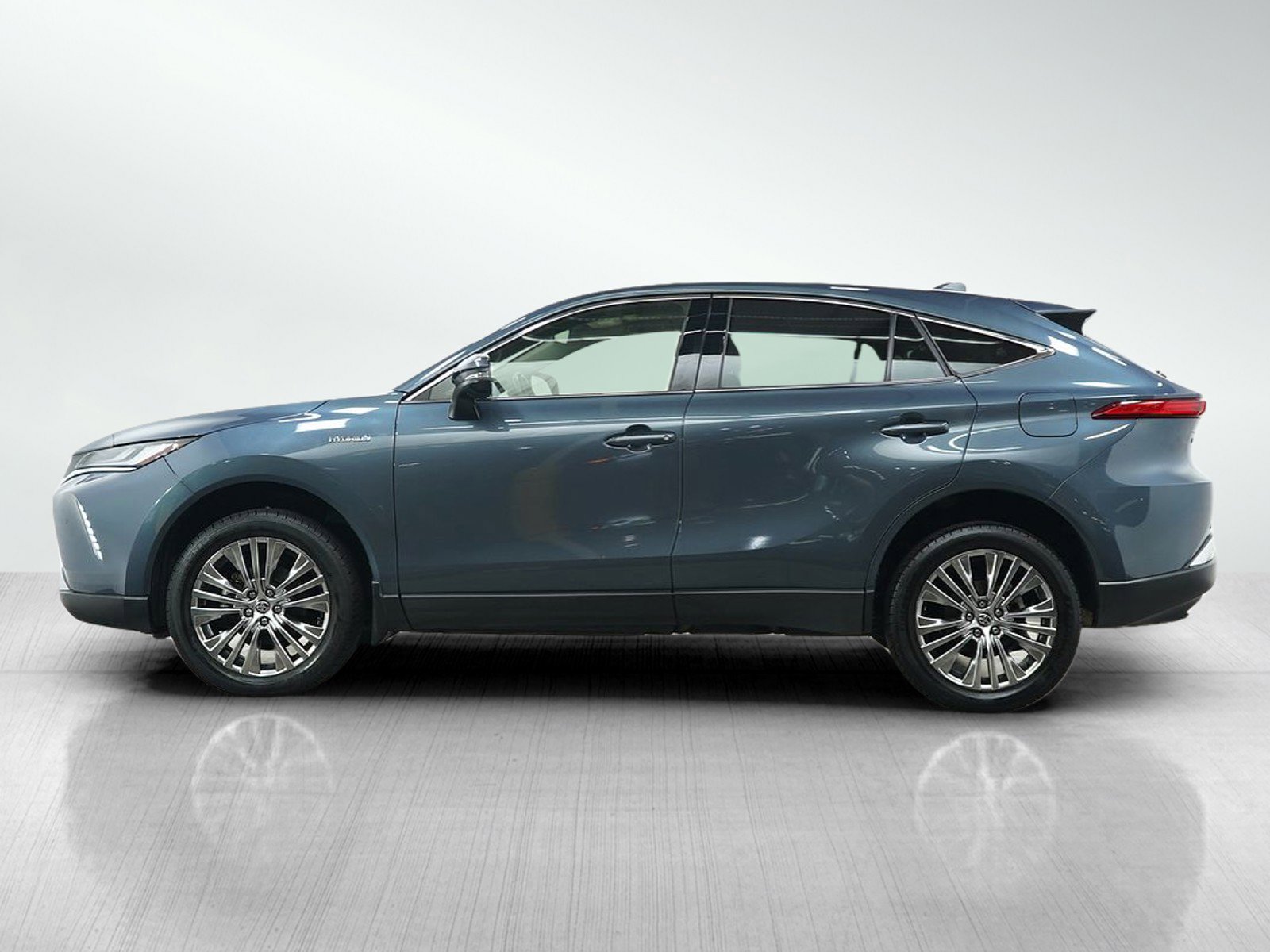 Used 2021 Toyota Venza Limited with VIN JTEAAAAH3MJ051242 for sale in Minneapolis, Minnesota