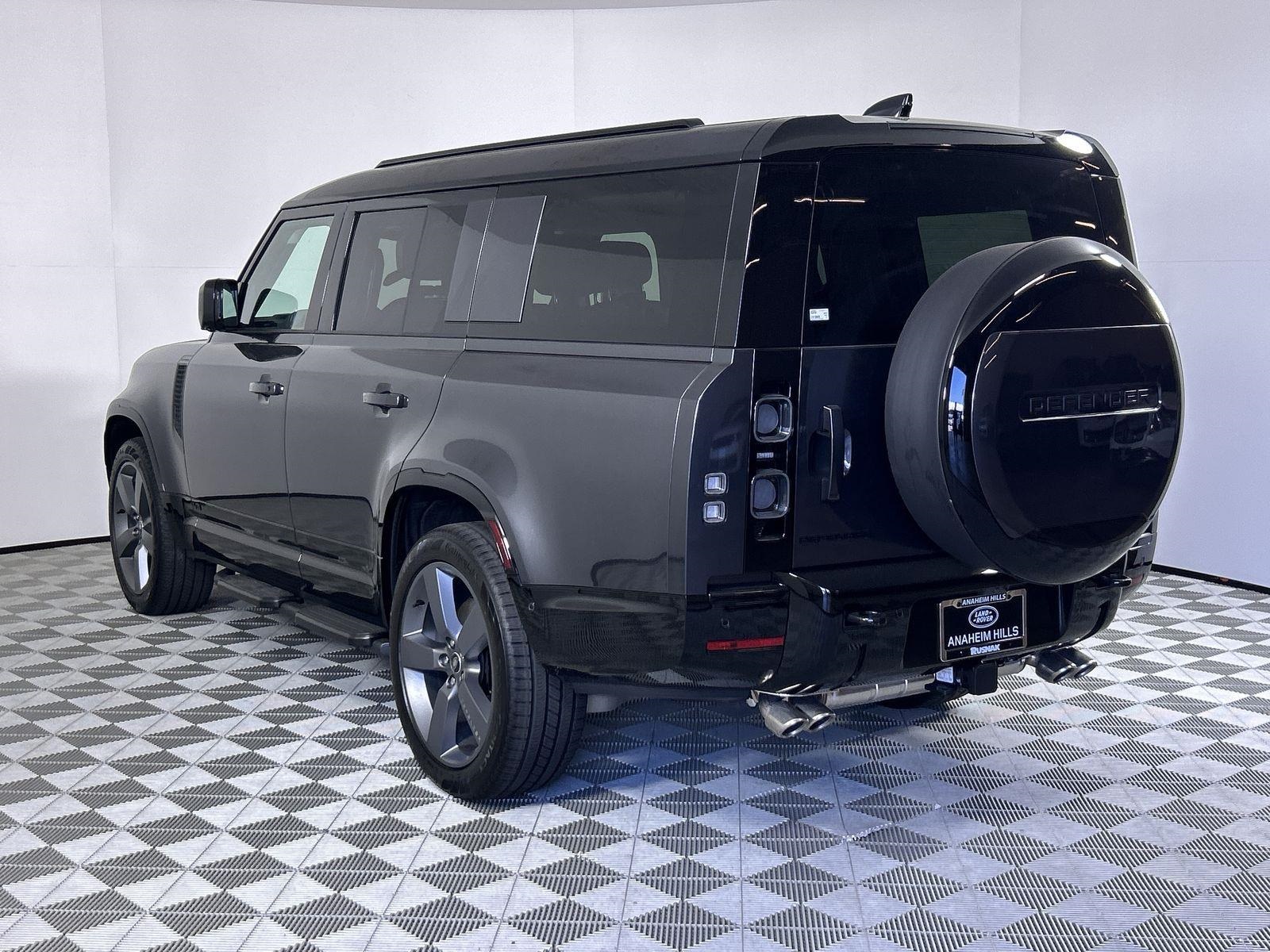 2025 Land Rover Defender 130 V8 photo 3