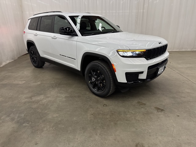 2025 Jeep Grand Cherokee L Altitude's photo