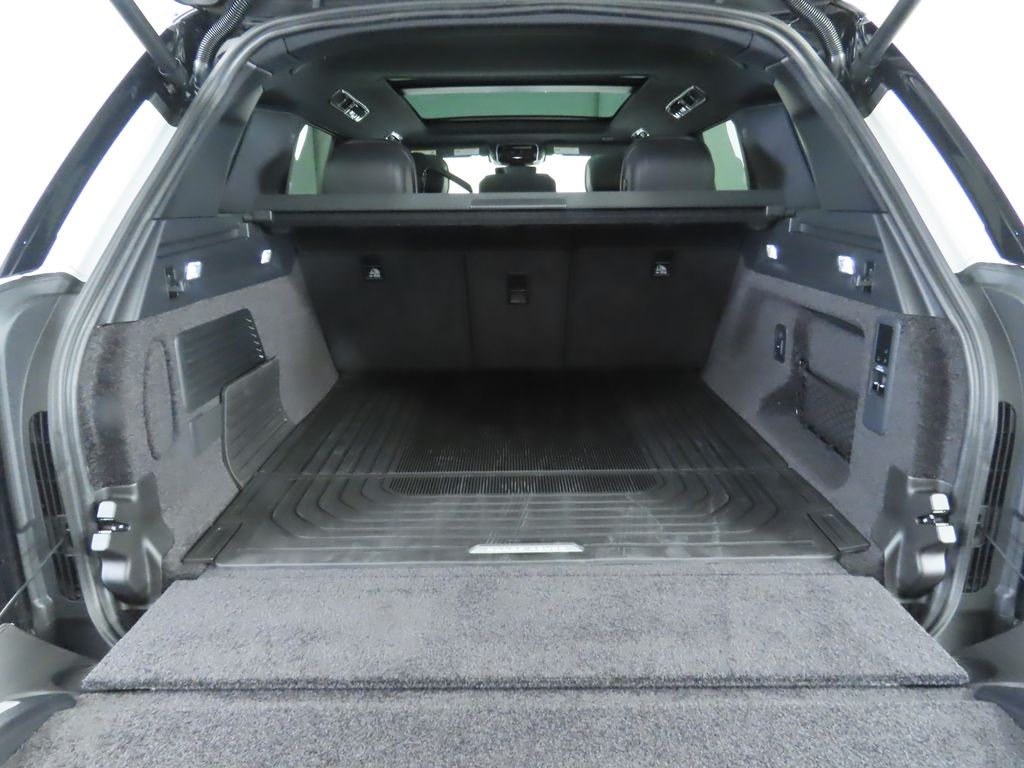 2025 Land Rover Range Rover SE photo 26
