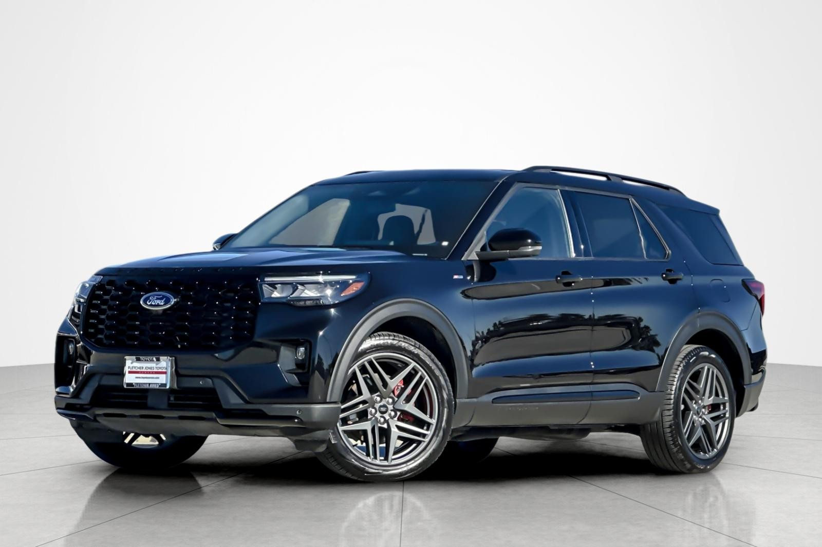 2025 Ford Explorer ST-LINE's photo