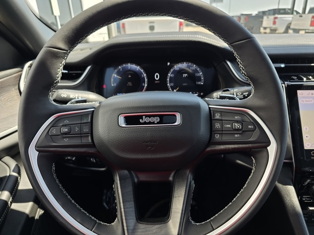 2025 Jeep Grand Cherokee Limited photo 24
