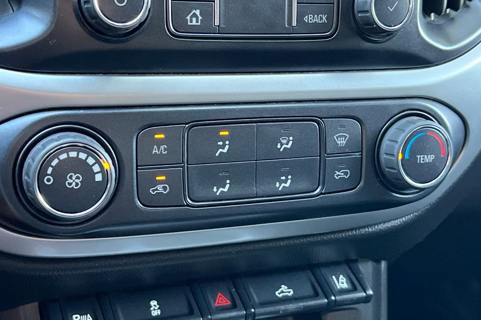 2022 Chevrolet Colorado LT photo 18