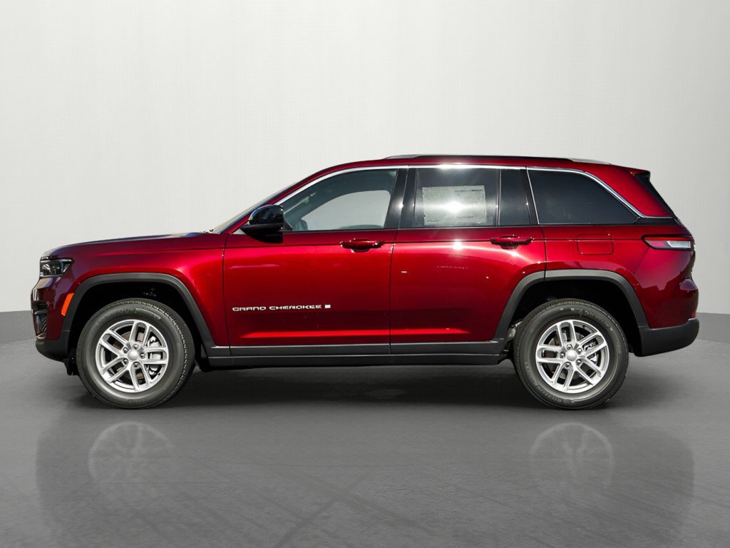 2025 Jeep Grand Cherokee Laredo X photo 3
