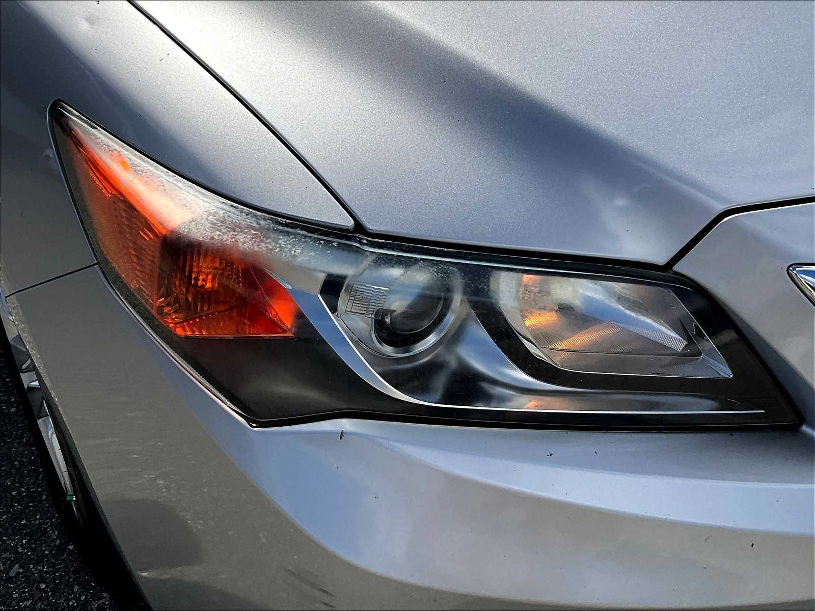2013 Acura ILX 2.0L photo 31