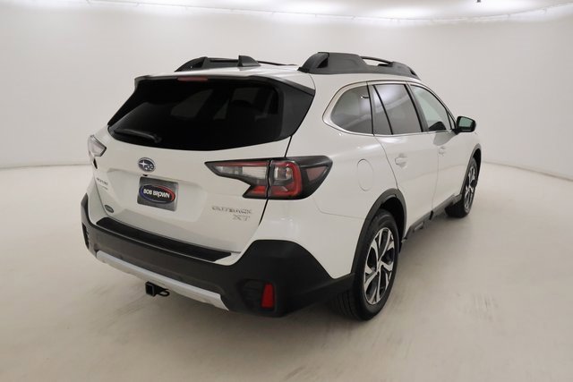 2022 Subaru Outback Limited XT photo 2