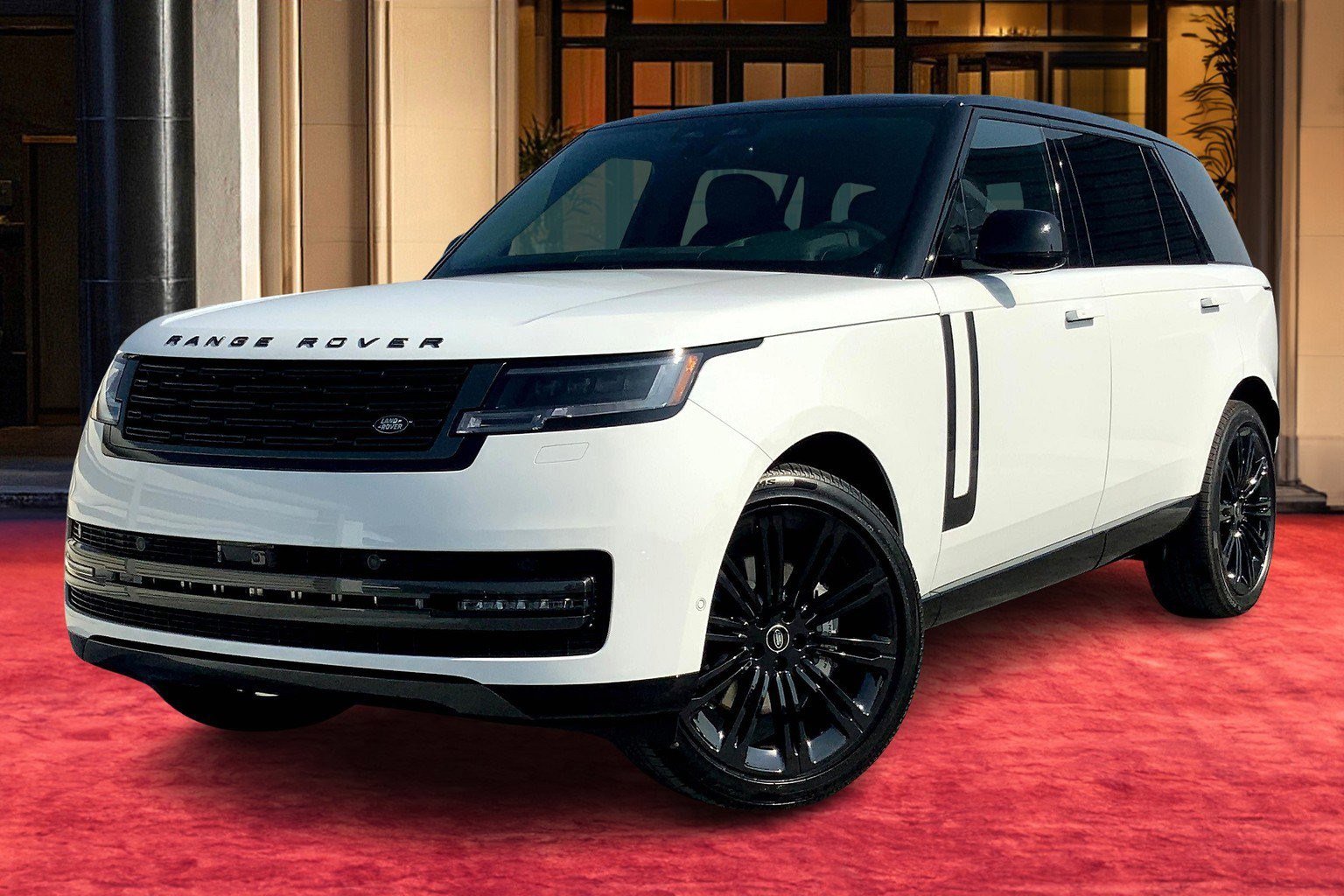 2025 Land Rover Range Rover SE's photo