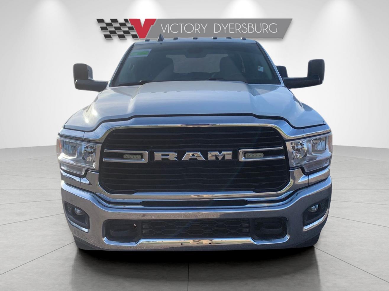 2019 Ram 3500 SLT photo 2