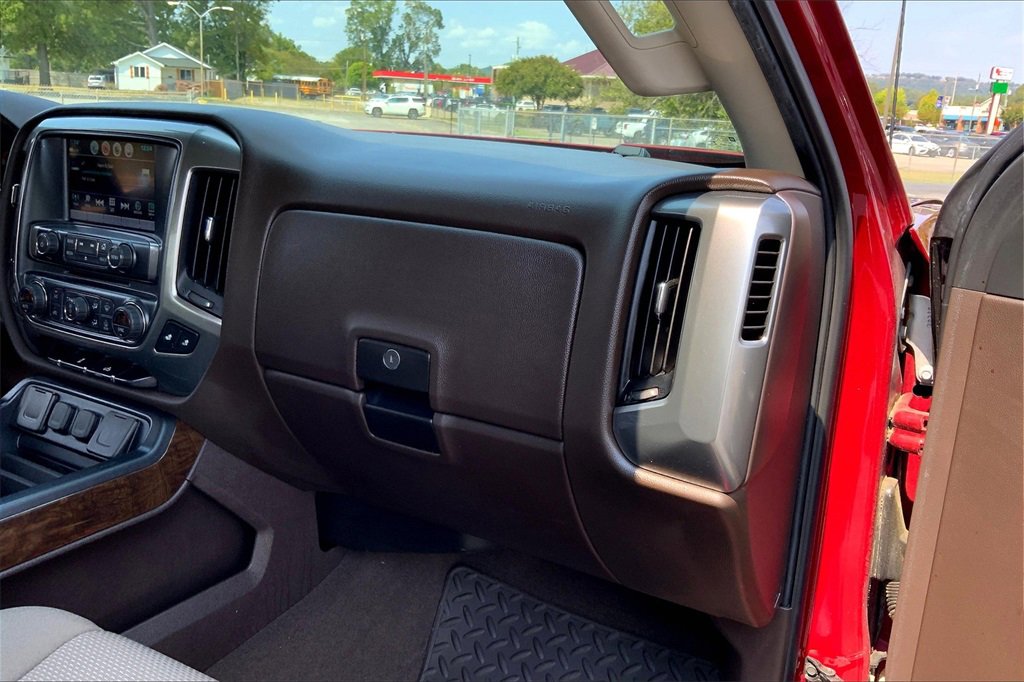 2018 Chevrolet Silverado 1500 LT photo 15