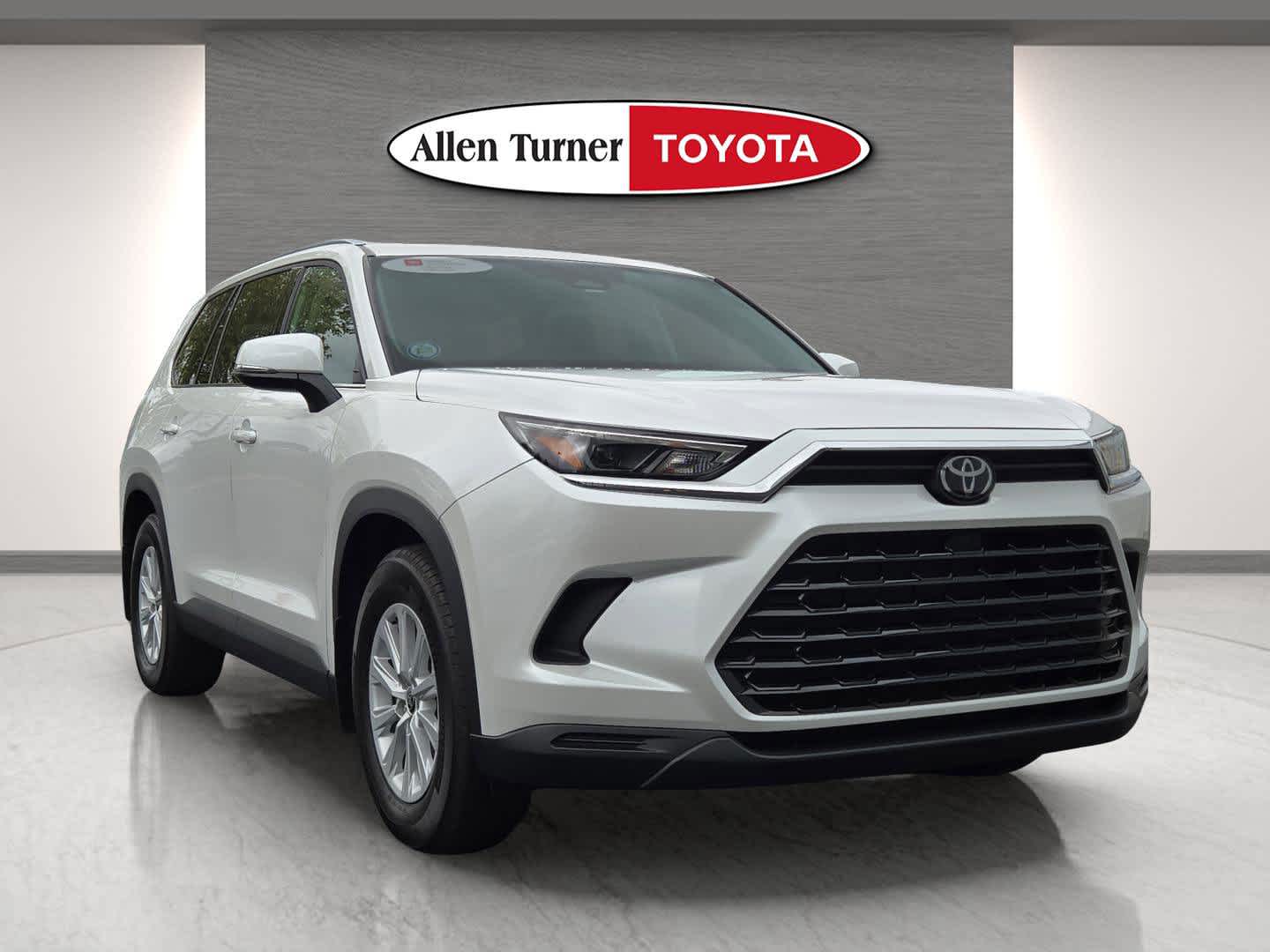 2025 Toyota Grand Highlander XLE photo 2