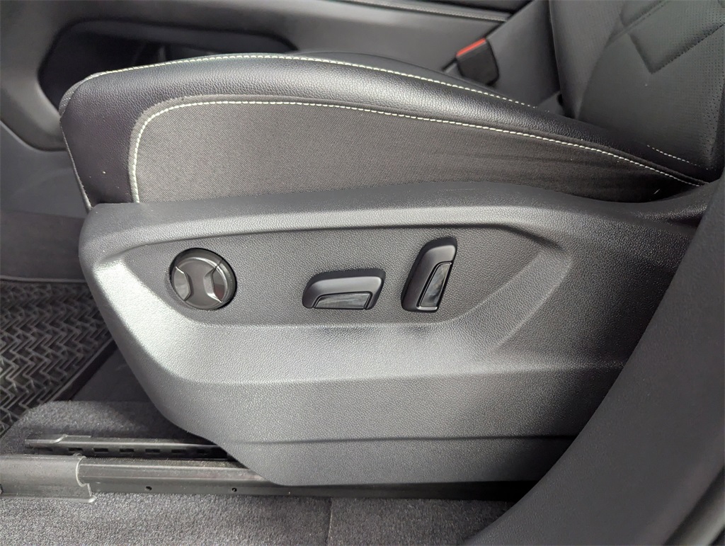 2024 Volkswagen Atlas SE Technology photo 10