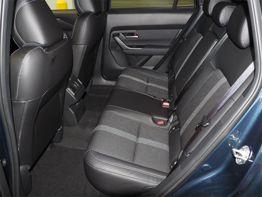 2025 Mazda CX-50 2.5 S Preferred photo 5