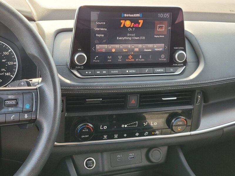 2023 Nissan Rogue SV photo 17