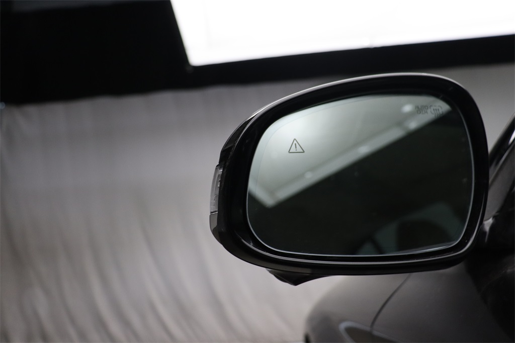 2026 Genesis G70 2.5T Prestige AWD photo 4