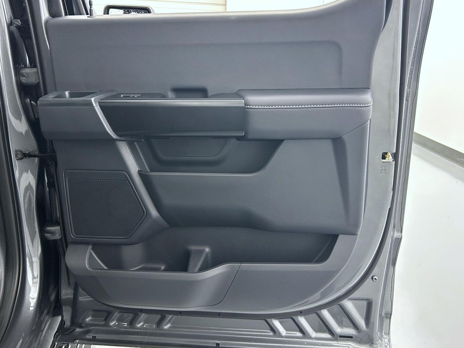 2025 Ford F-150 STX photo 17
