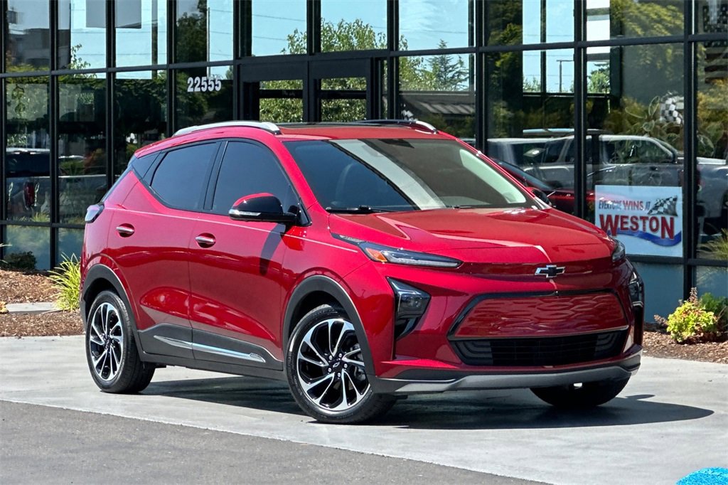Used 2022 Chevrolet Bolt EUV Premier with VIN 1G1FZ6S04N4121509 for sale in Gresham, OR