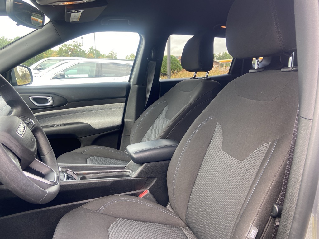 2024 Jeep Compass Sport photo 8