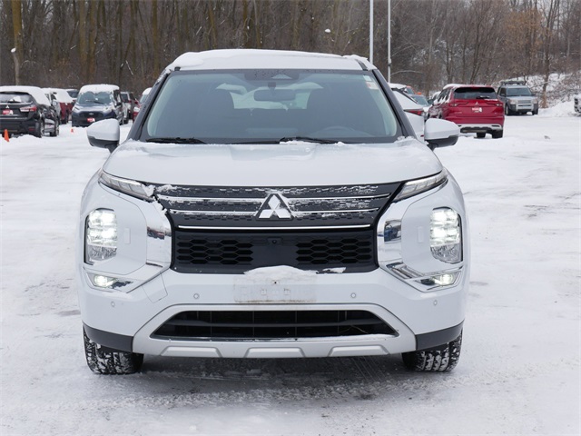 2023 Mitsubishi Outlander PHEV SE photo 2