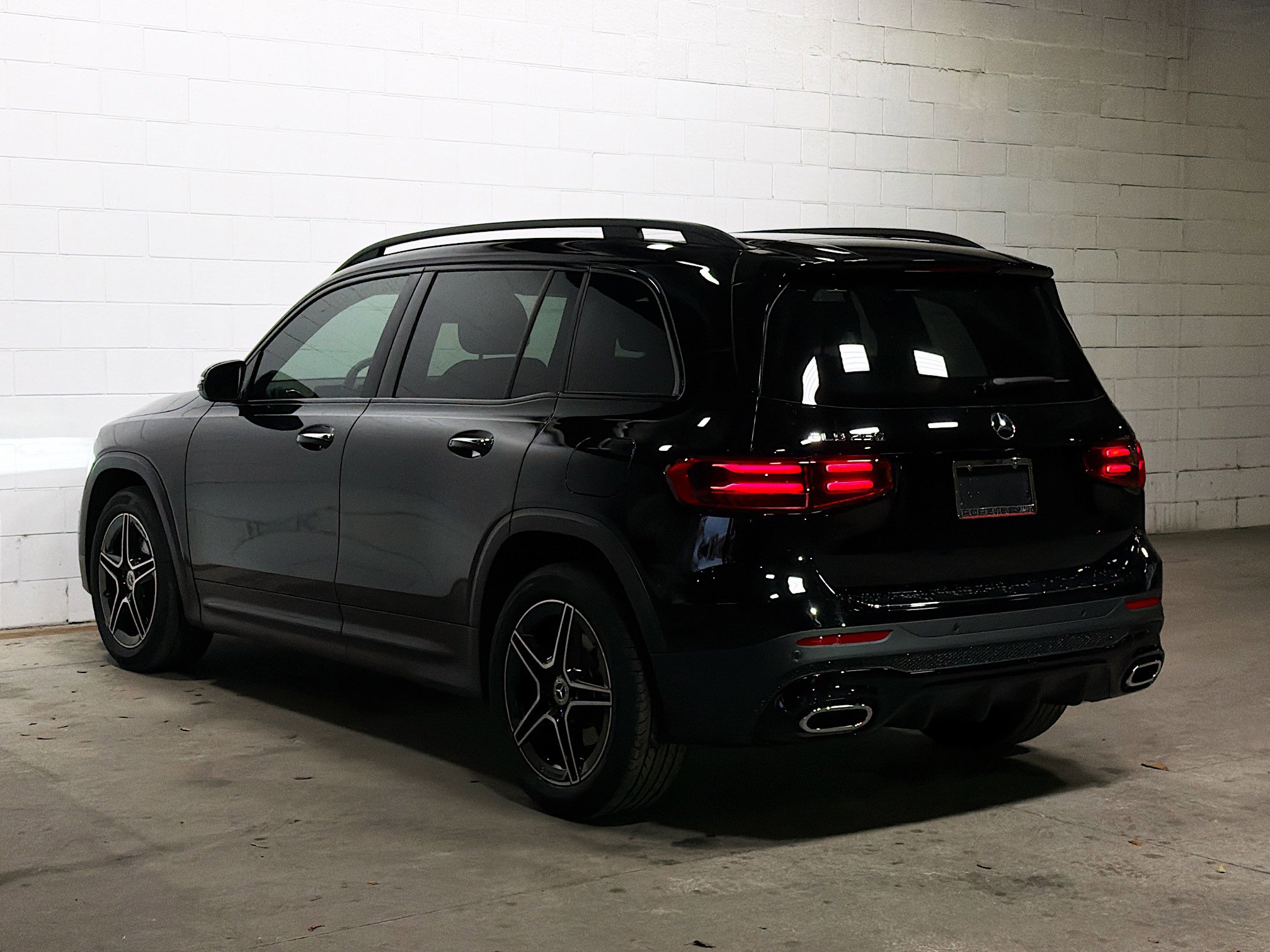 2024 Mercedes Benz GLB 250 photo 2