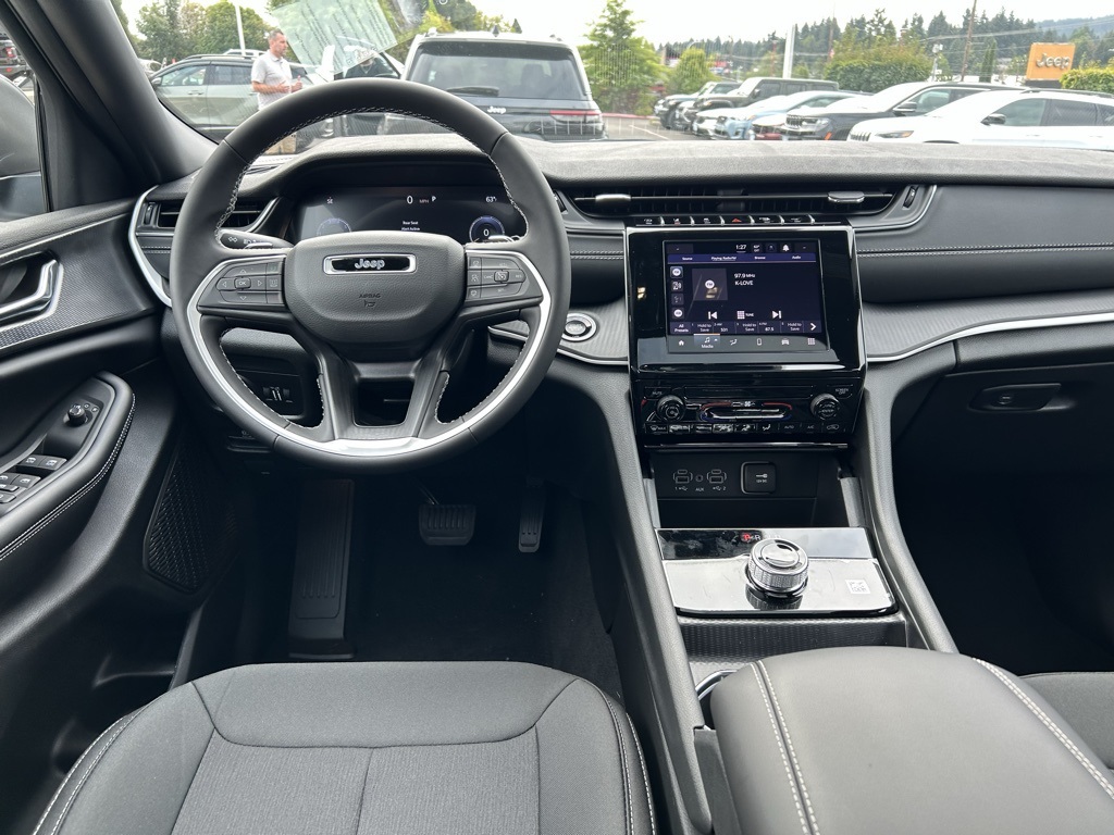 2025 Jeep Grand Cherokee Laredo X photo 23