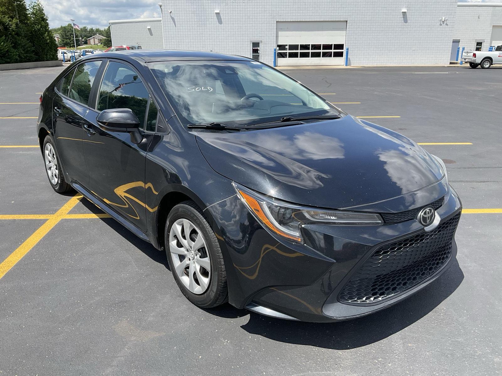 2021 Toyota Corolla LE photo 3