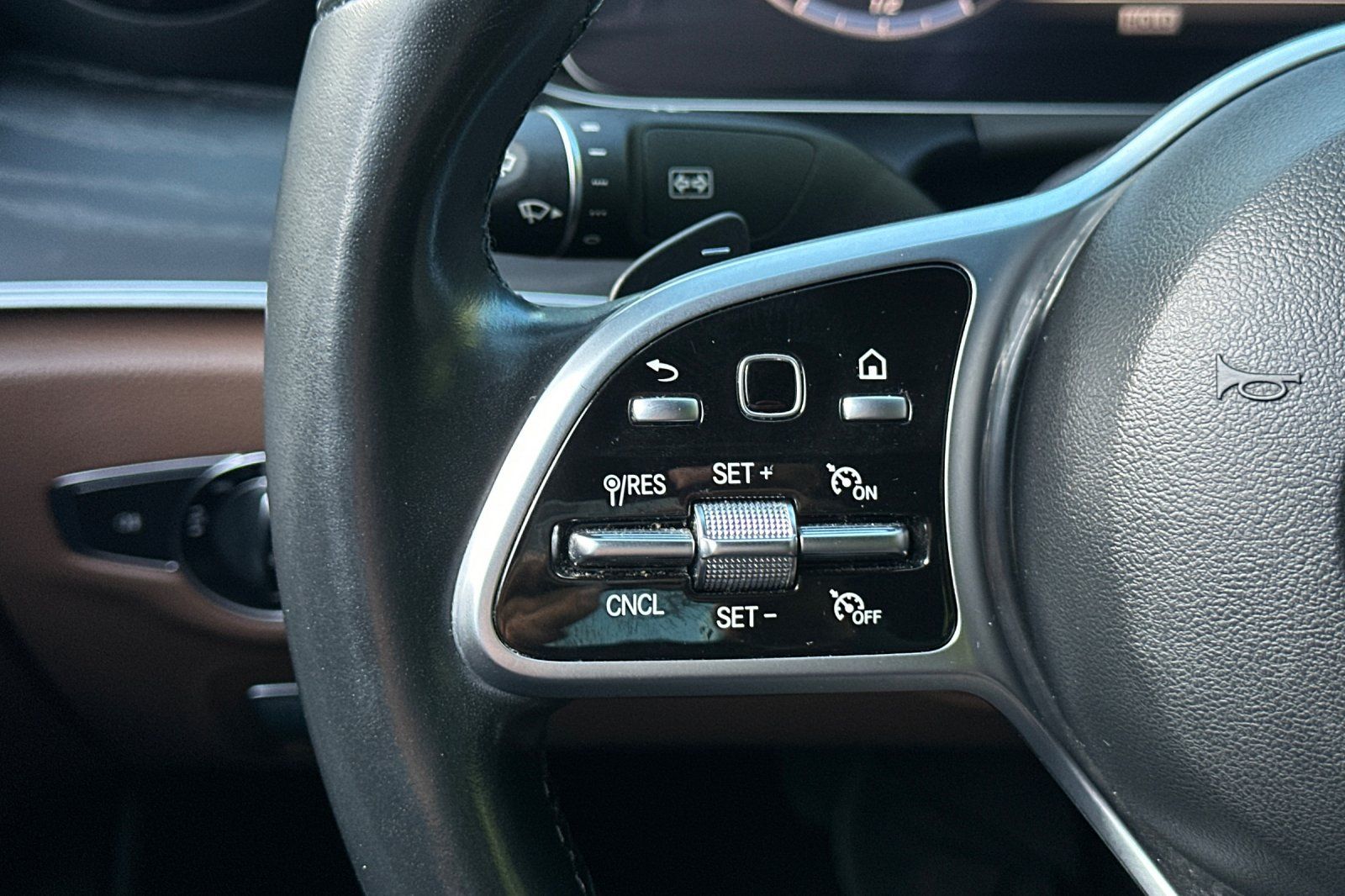 2020 Mercedes Benz E 350 Sedan photo 23