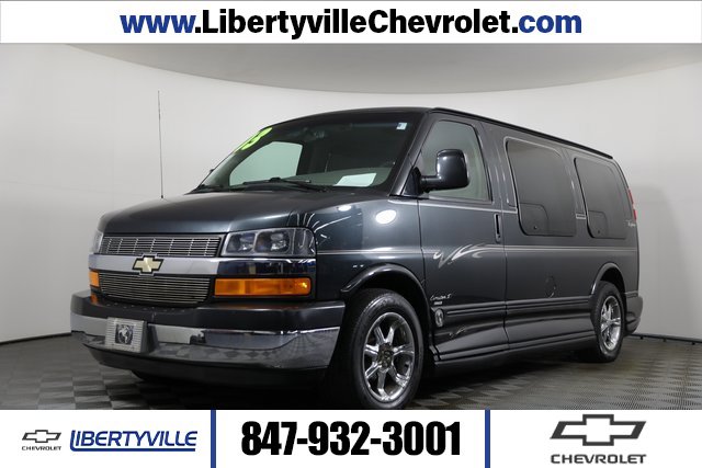 2003 Chevrolet Express Base's photo