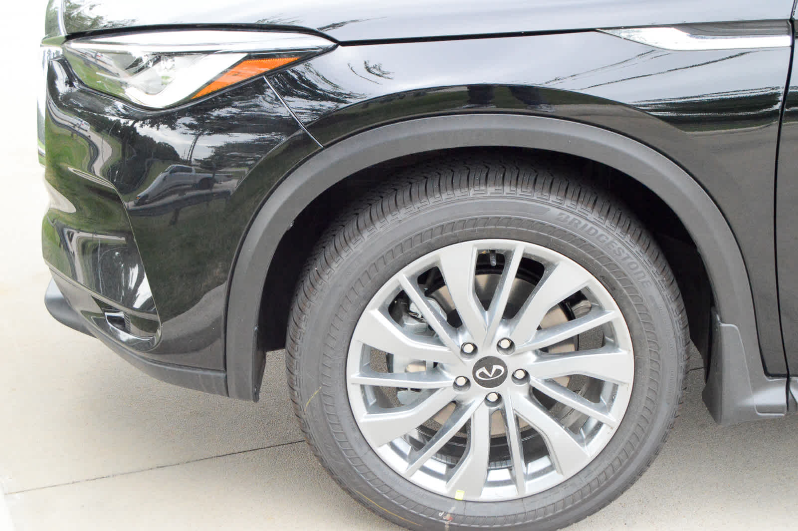 2025 Infiniti QX50 Luxe AWD photo 6