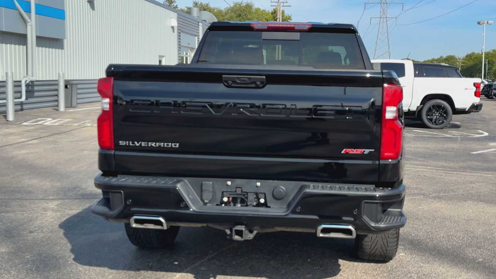 2022 Chevrolet Silverado 1500 RST photo 2