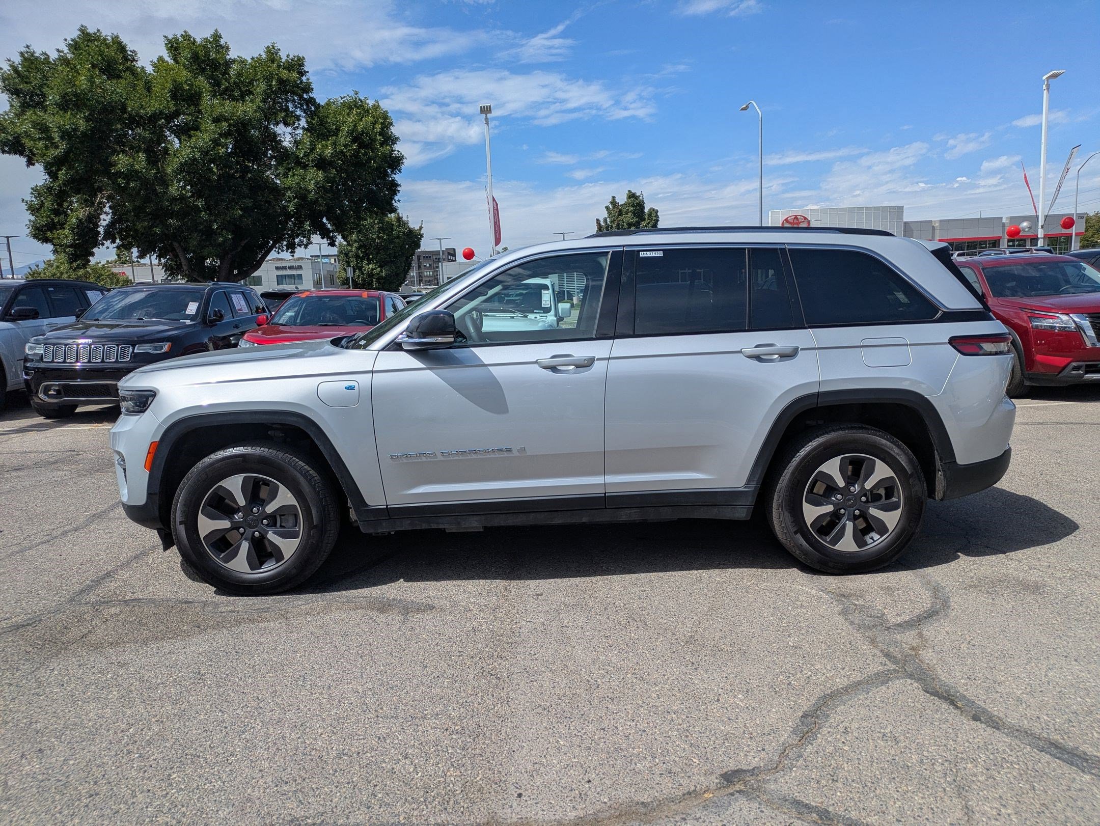 2023 Jeep Cherokee 4xe photo 3