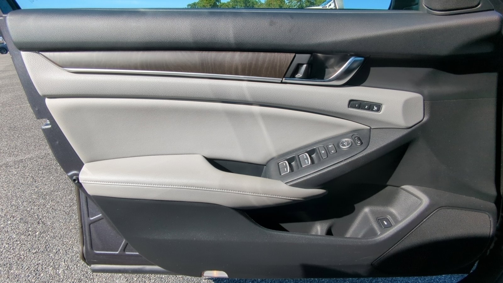 2018 Honda Accord Touring 2.0T photo 21