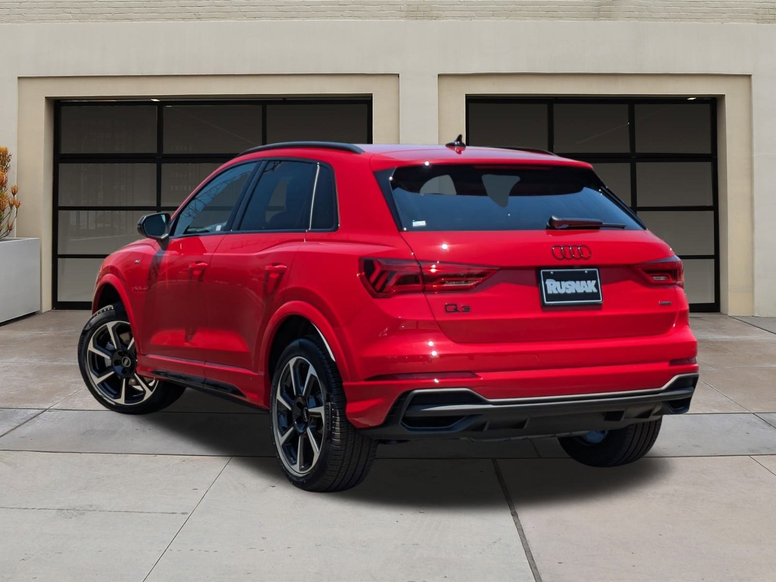 2025 Audi Q3 45 TFSI S line Premium Plus photo 3
