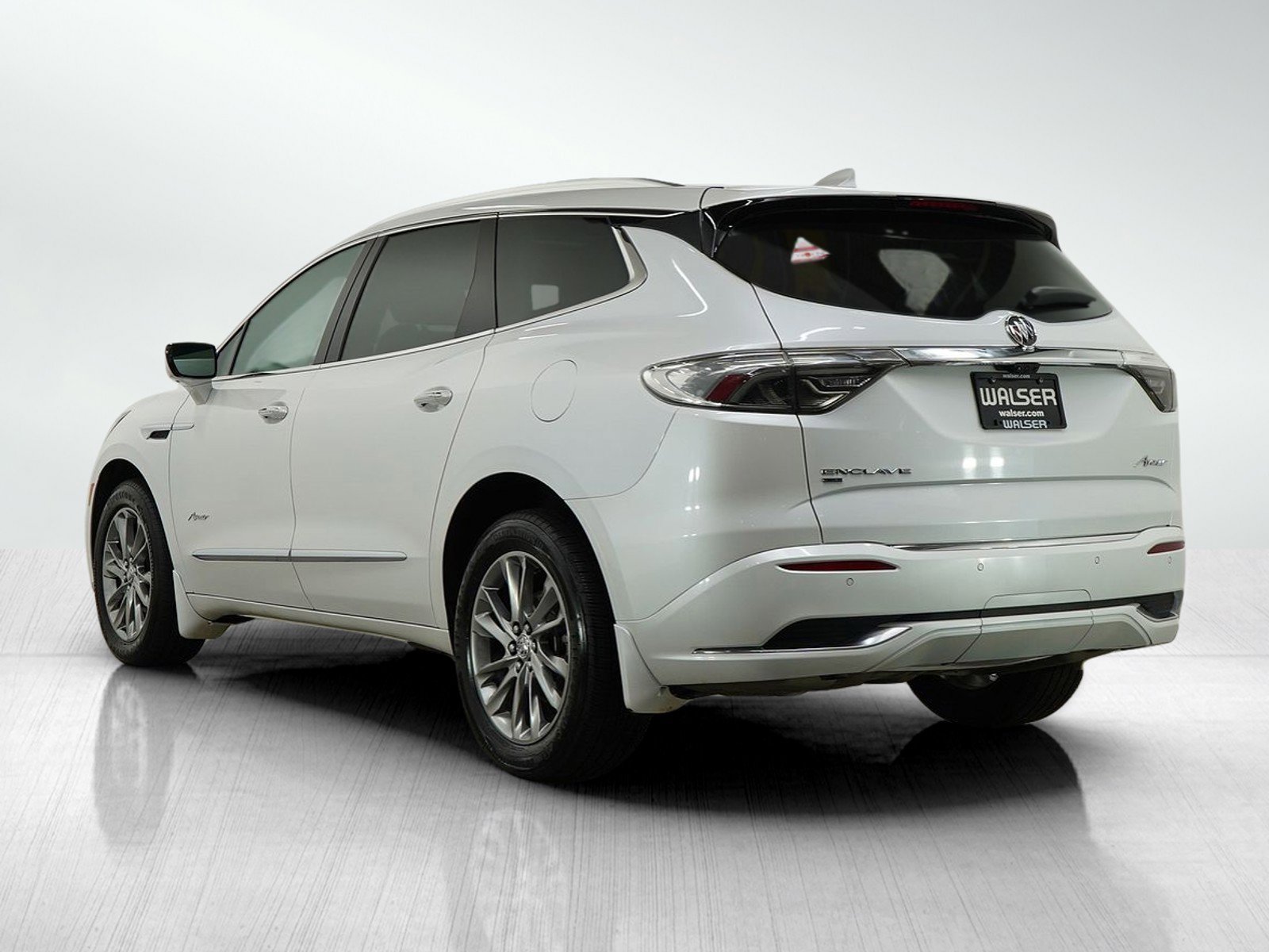 2023 Buick Enclave Avenir photo 3