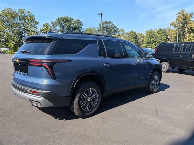 2026 Chevrolet Traverse photo 3