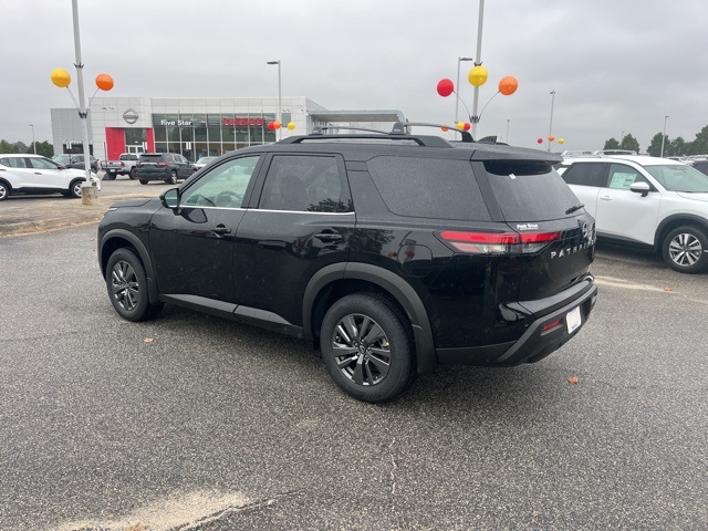 2025 Nissan Pathfinder SV photo 3