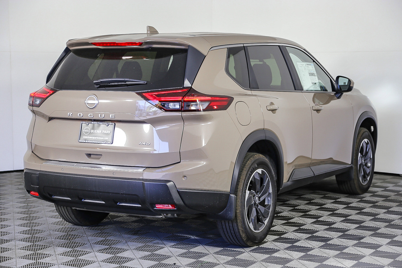 2025 Nissan Rogue SV photo 9