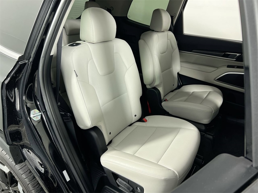 2025 Kia Telluride S photo 24