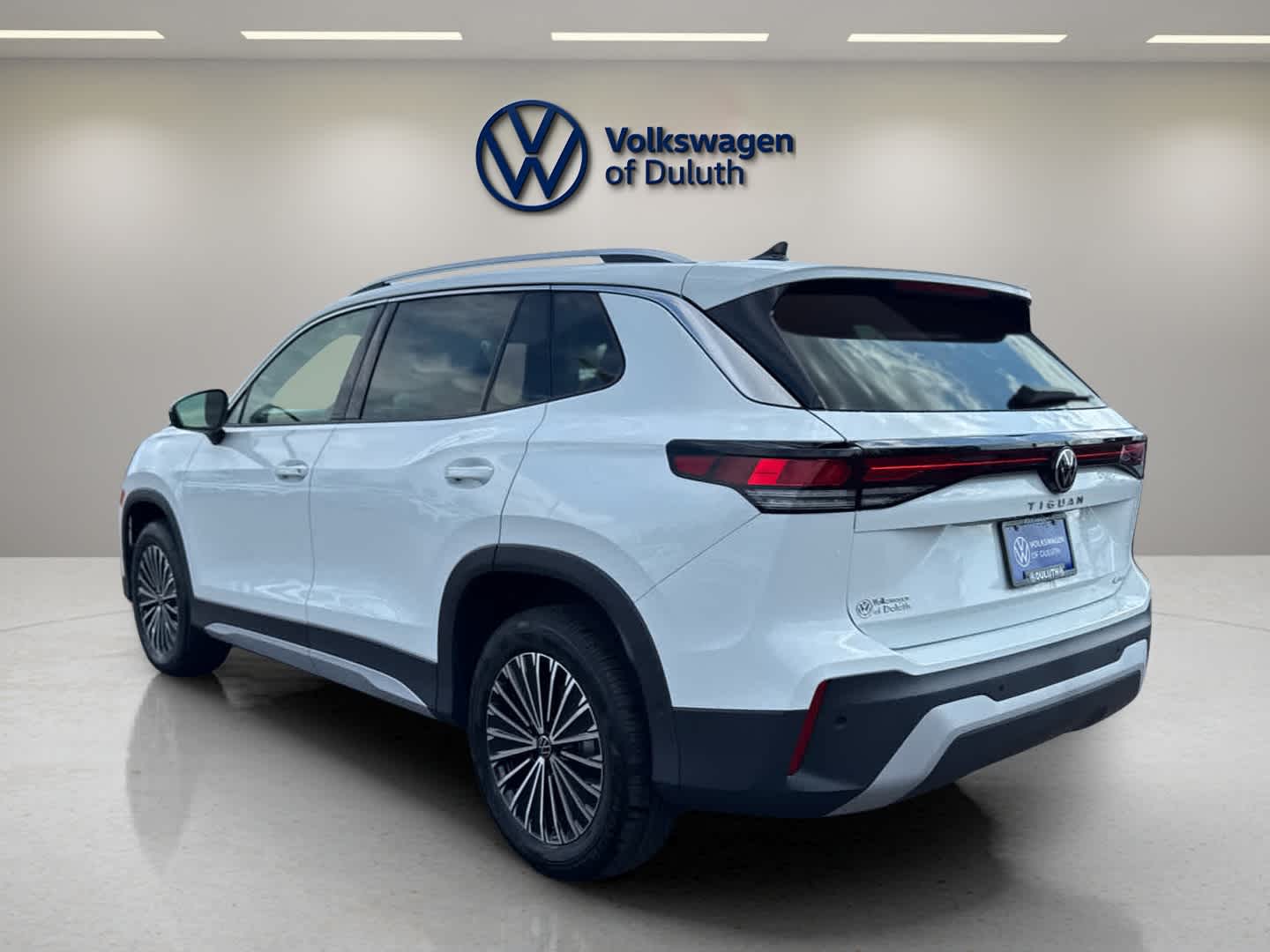 2025 Volkswagen Tiguan S photo 2