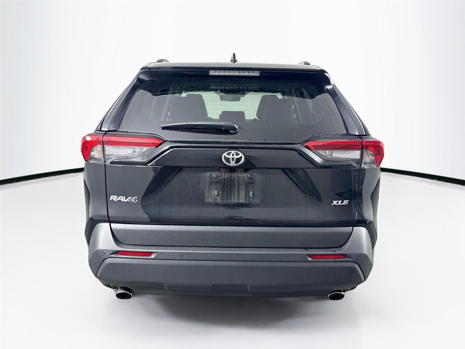 2024 Toyota RAV4 XLE Premium photo 7