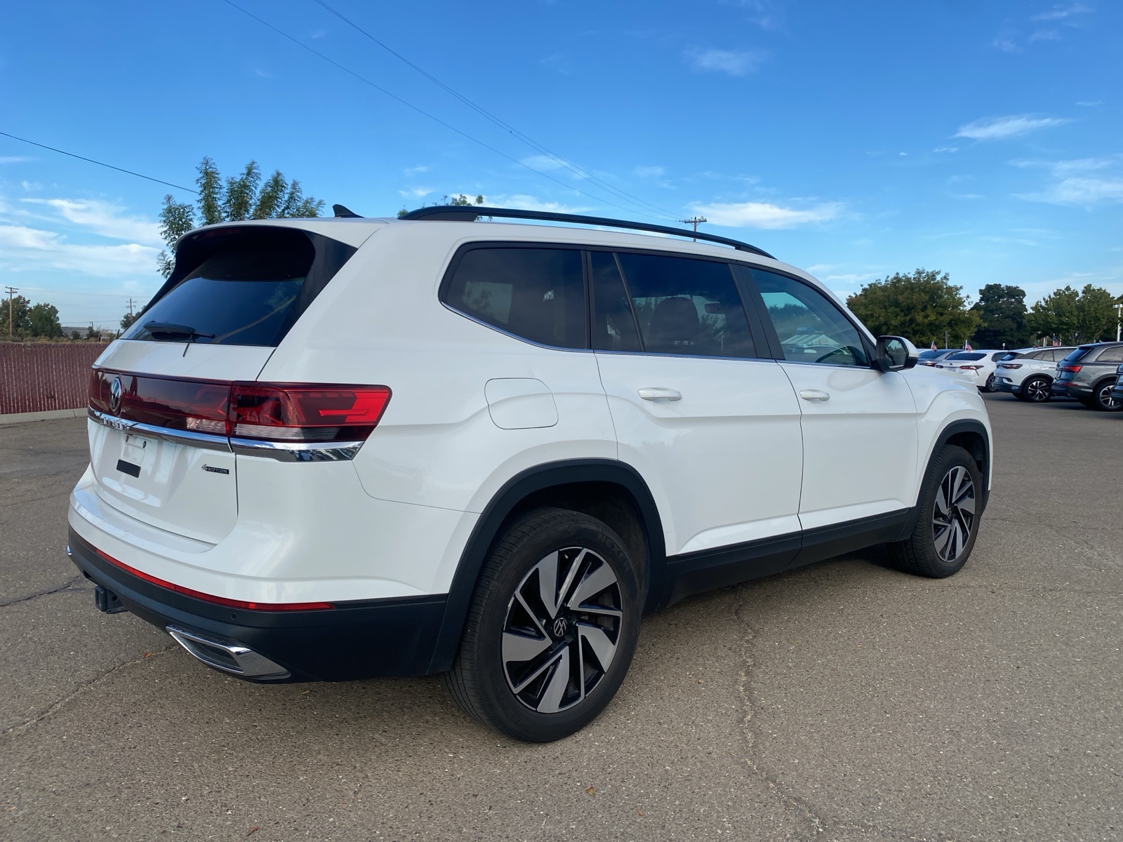 2024 Volkswagen Atlas SE Technology photo 4