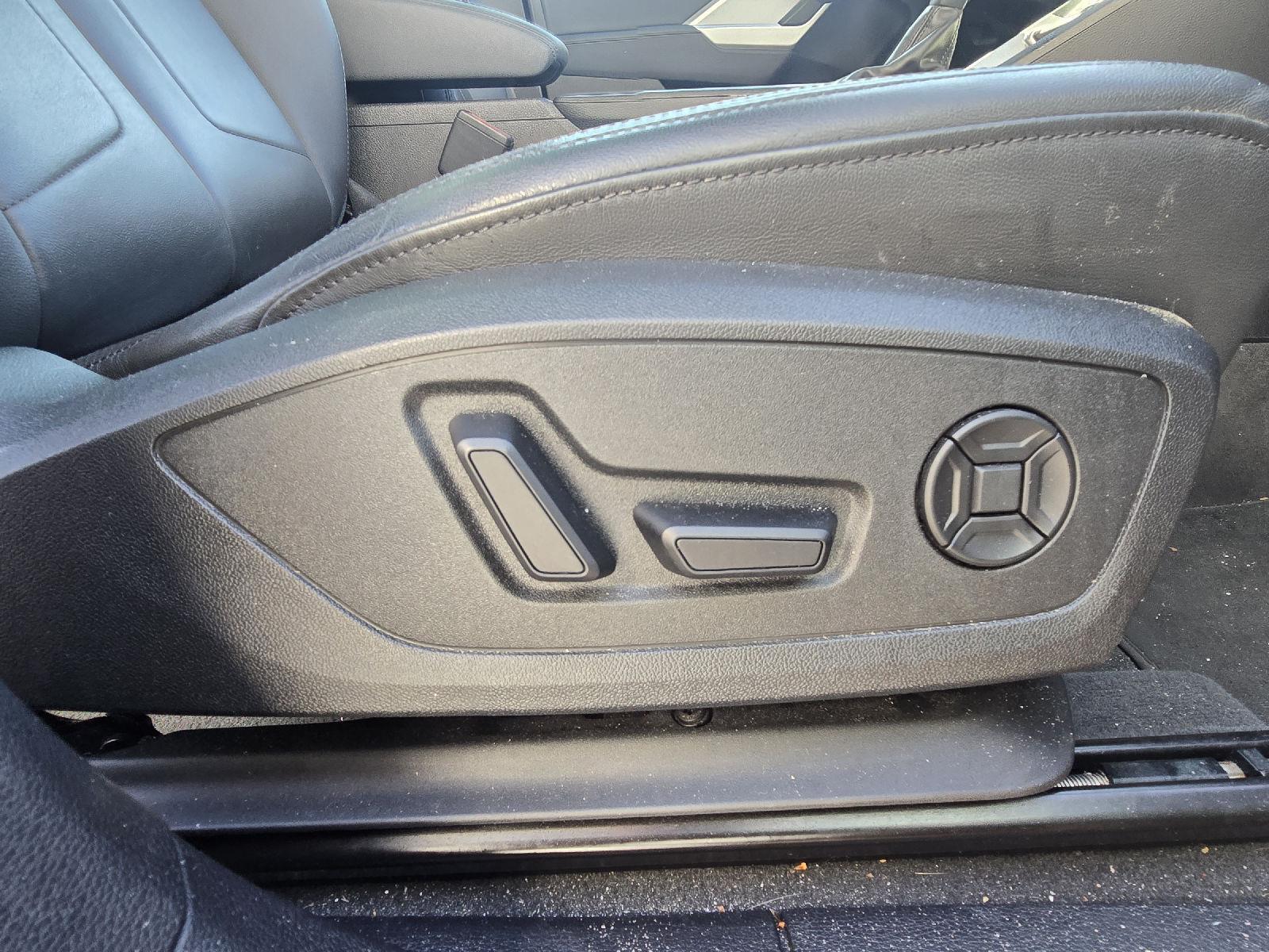 2023 Audi Q3 S line Premium photo 17