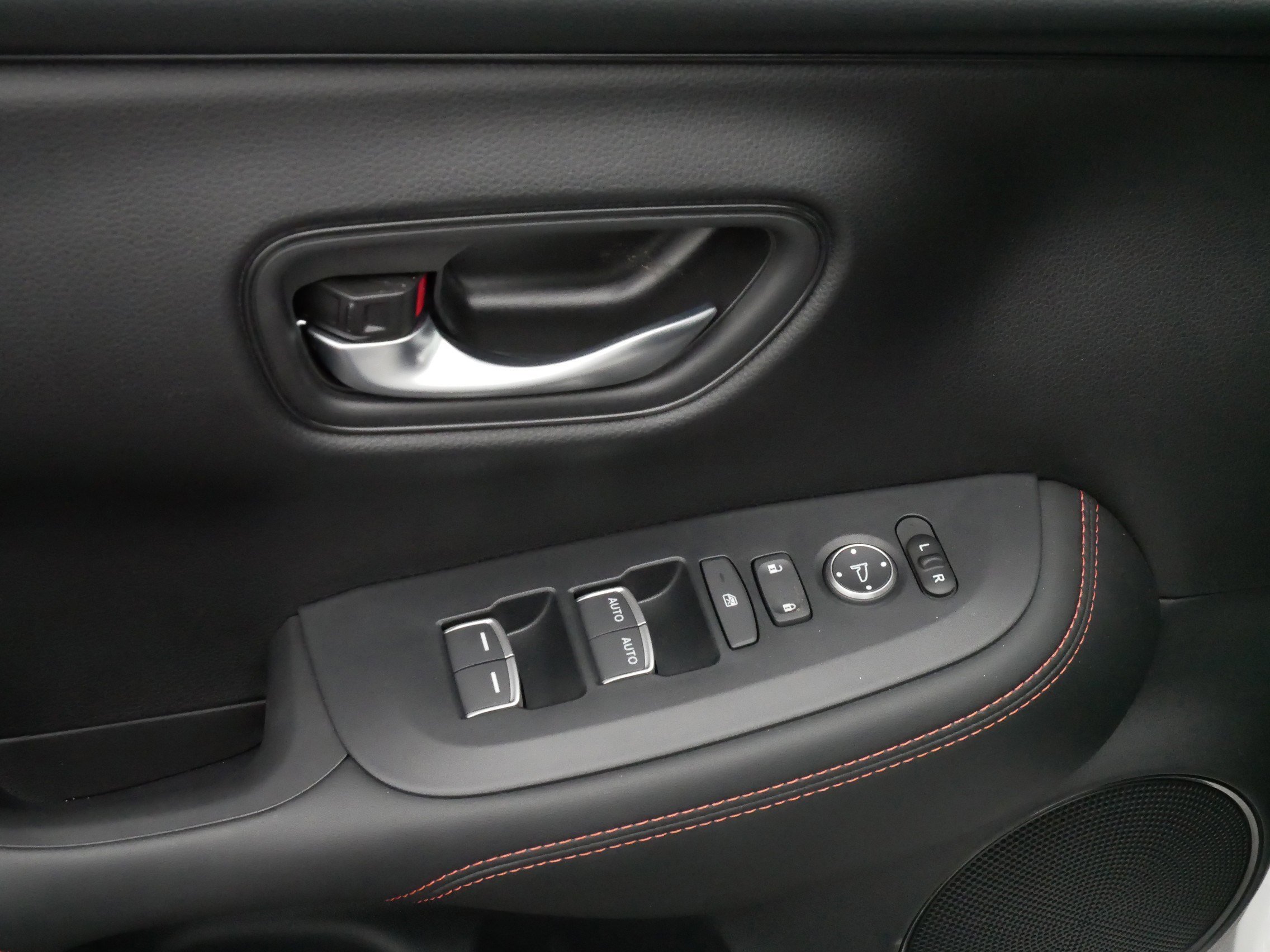 2025 Honda HR-V Sport photo 17