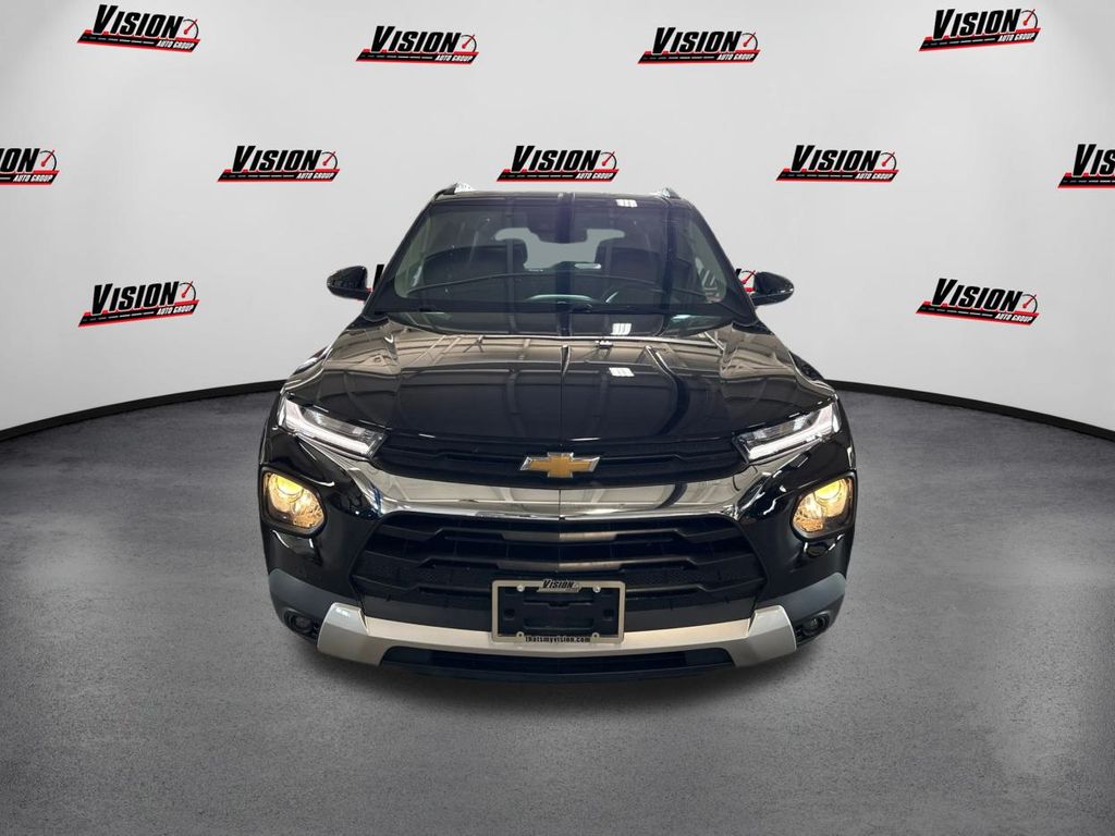2022 Chevrolet Trailblazer LT photo 2