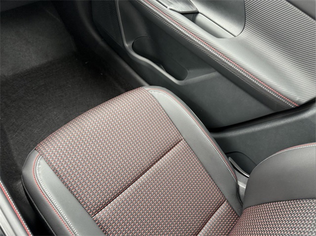 2025 Nissan Kicks SR photo 26