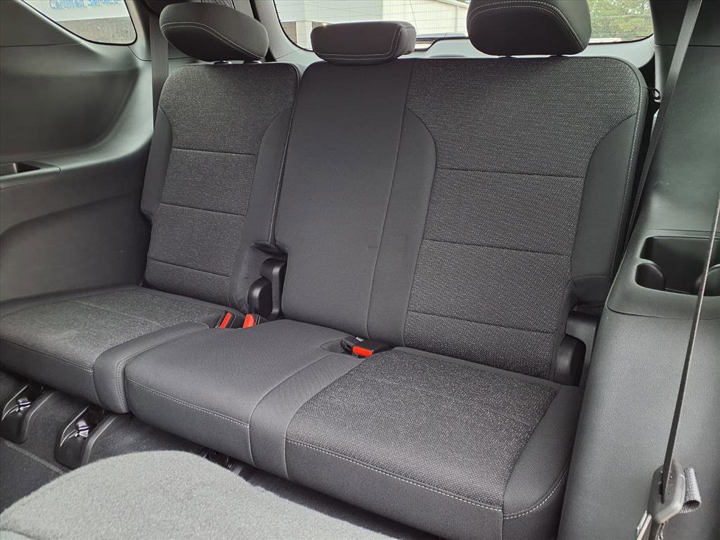 2024 Chevrolet Traverse photo 2