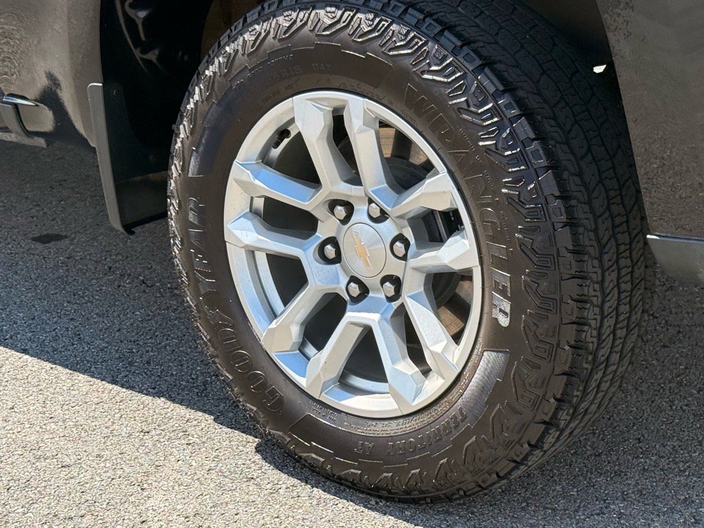 2023 Chevrolet Silverado 1500 LT photo 18