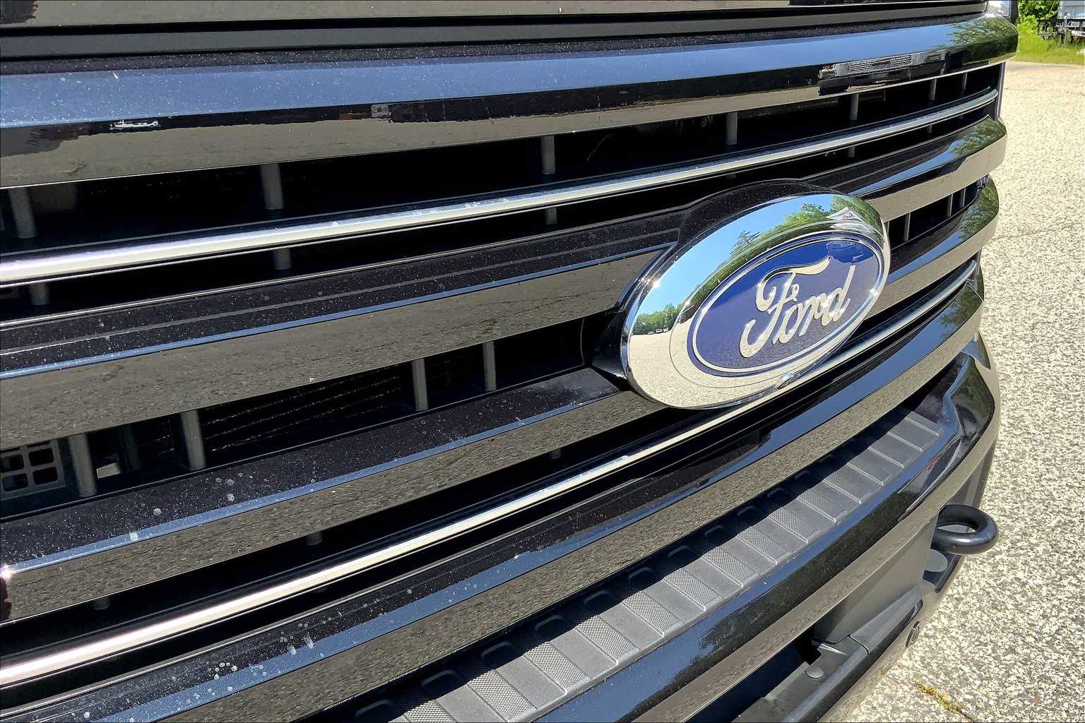 2025 Ford F-350 Platinum photo 29