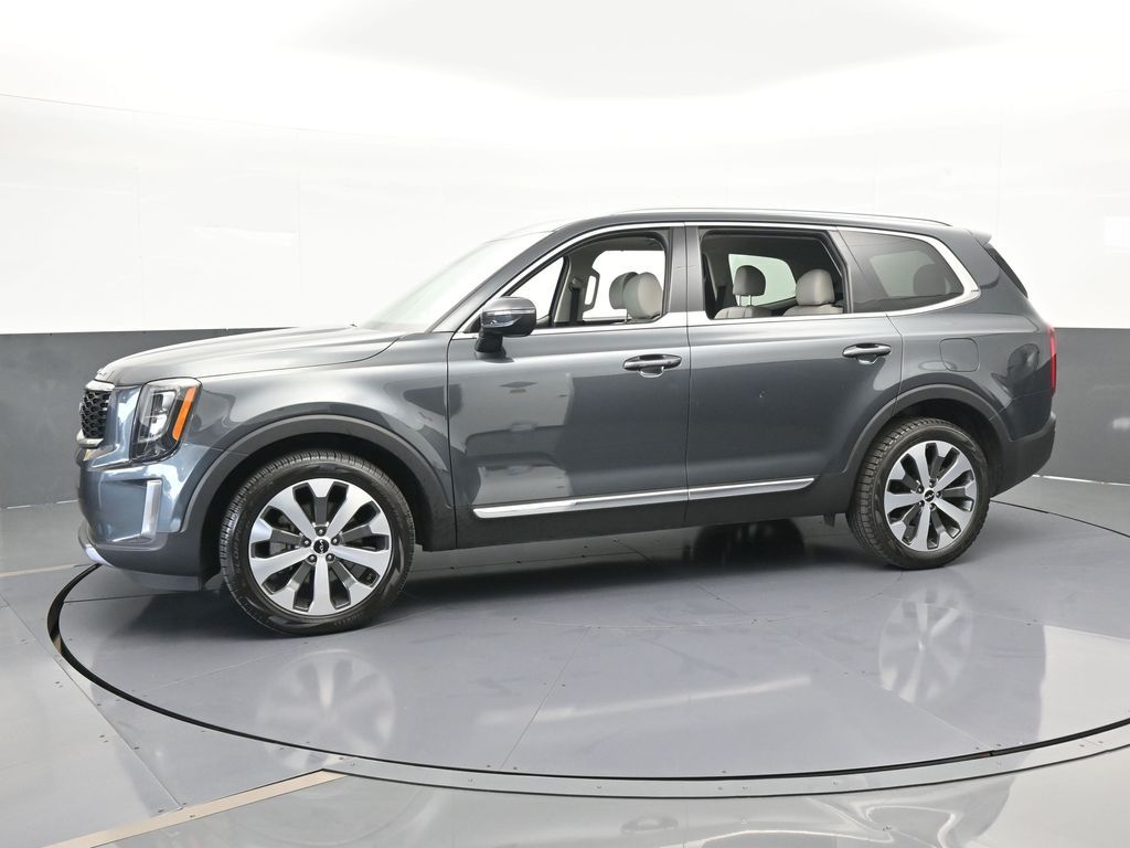 2022 Kia Telluride EX photo 2