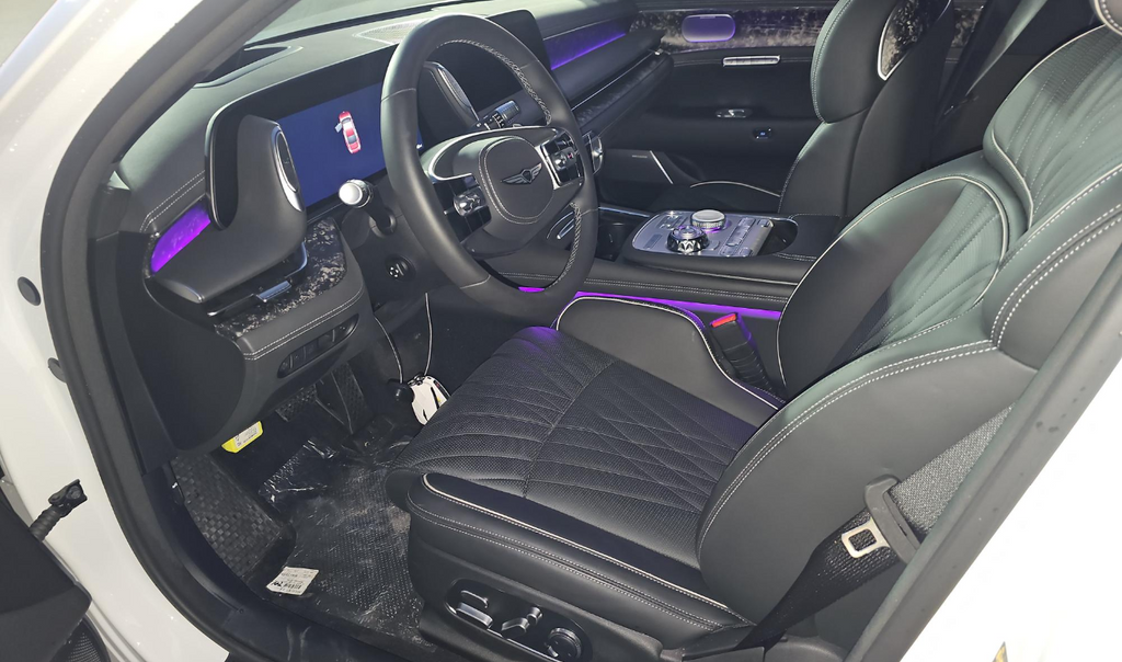 2024 Genesis G90 3.5T E-Supercharger photo 2